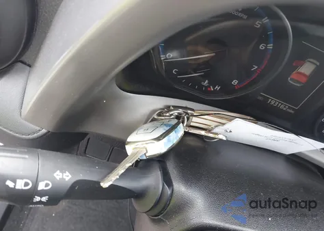 2017 Toyota Rav4 Le z USA, uszkodzony, nr VIN 2T3ZFREV6HW362274